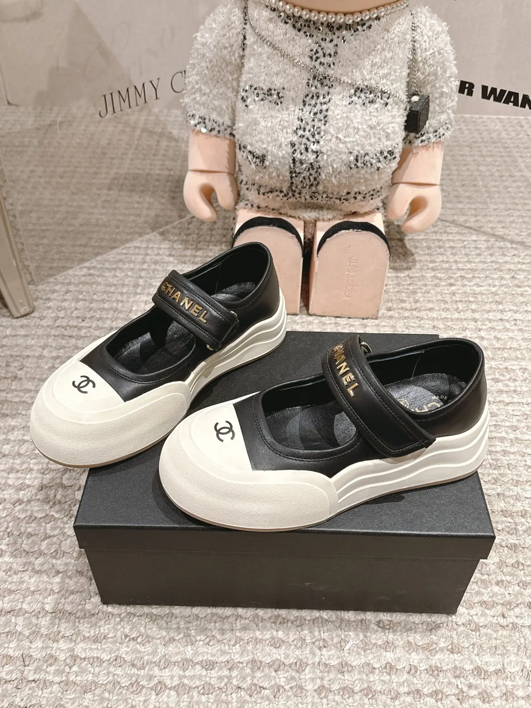 👟👟Ex-factory price 600👟👟 Chanel 25k new counter shoes, ceiling top quality [proud] This shoe is really a lucky star for small people, thick sole 5cm, more refined, rhombus, slim legs, the key is very comfortable upper foot: imported cowhide, lining: leather lining, outsole: genuine molded TPU outsole ~ 5cm heel height Size: 35-40 (41 made to order, non-refundable)